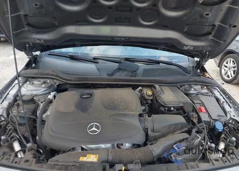 2019 Mercedes-Benz Gla 250 4Matic z USA, uszkodzony, nr VIN WDCTG4GB0KJ542441